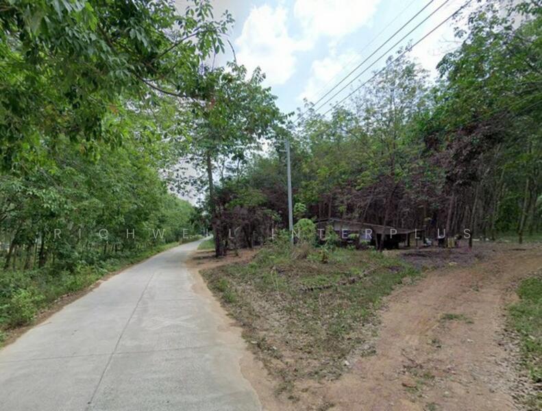 Land for sale in Nikhom Phatthana, 19 rai, Soi Map Khamin, next to concrete road,, Rayong