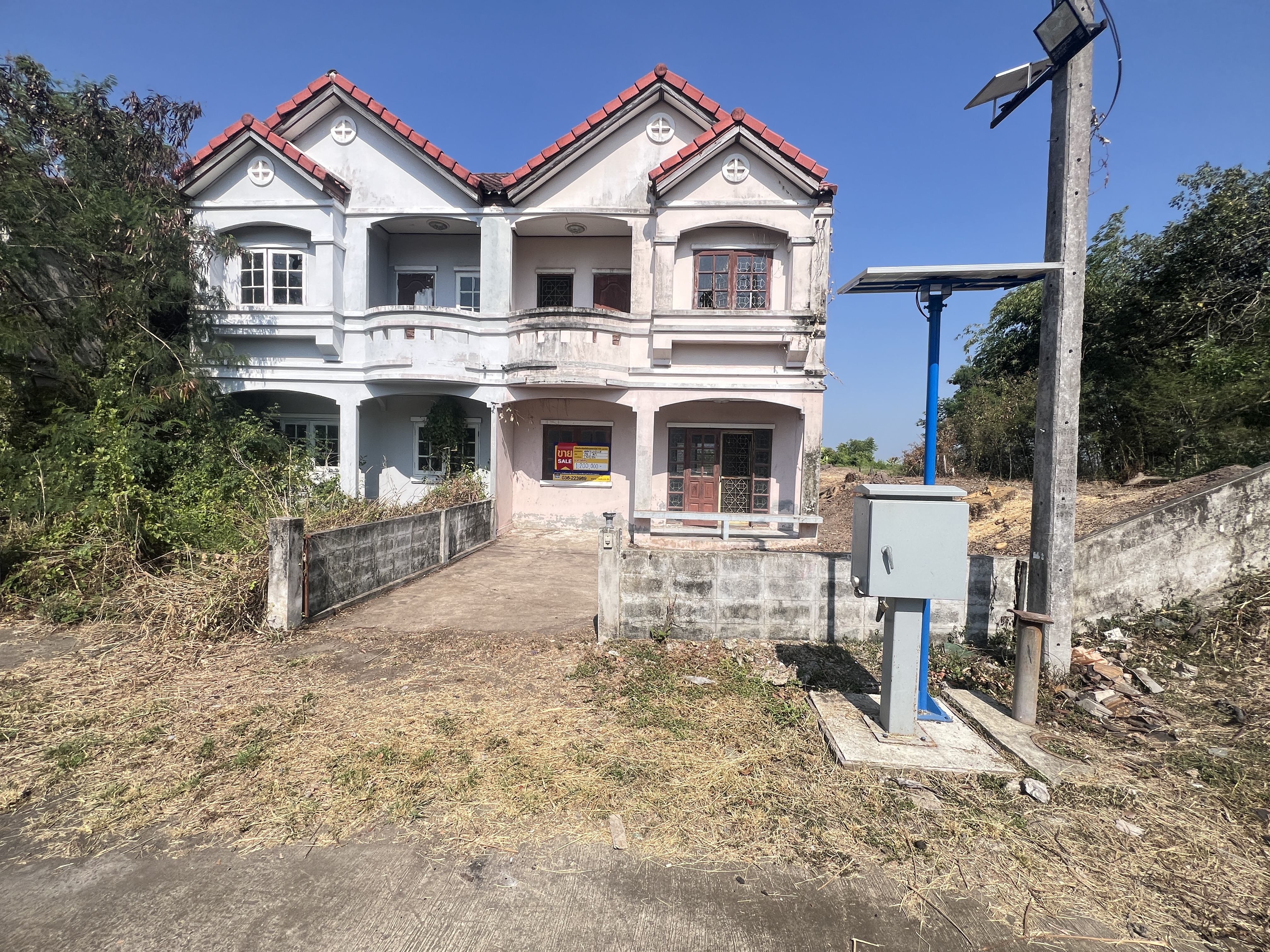 Duplex House in Suan Saen Suk Village, Ongkharak