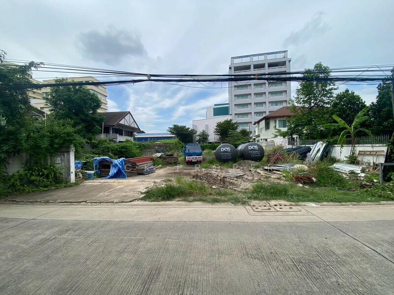 Land for sale at Ratchadaphisek 32, Bangkok