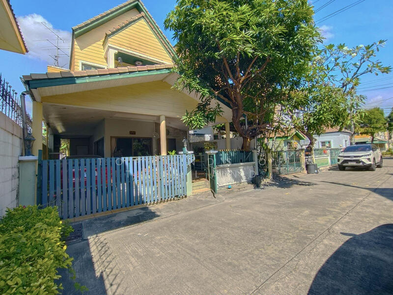 Baan Mak Mai Watcharapol, Bangkok