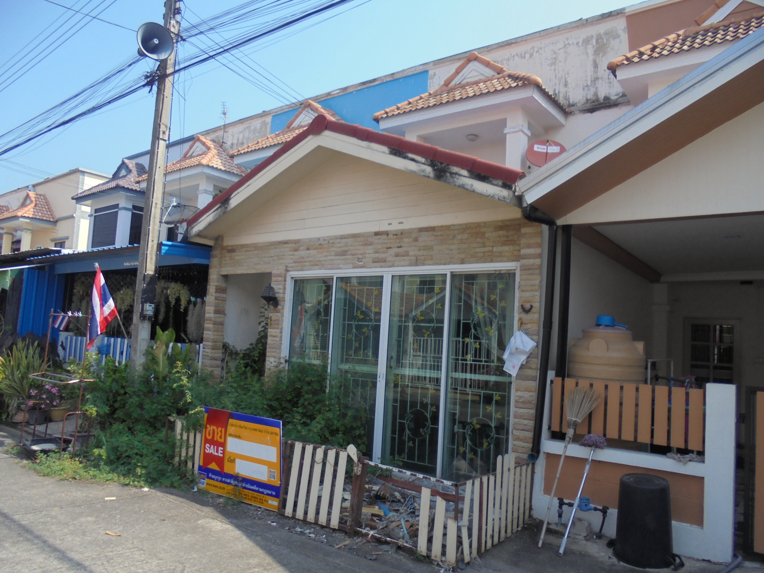 Townhouse project at Vasin Chanburi.