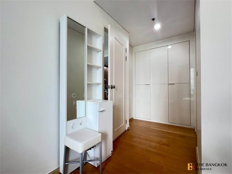 Villa Asoke, Bangkok