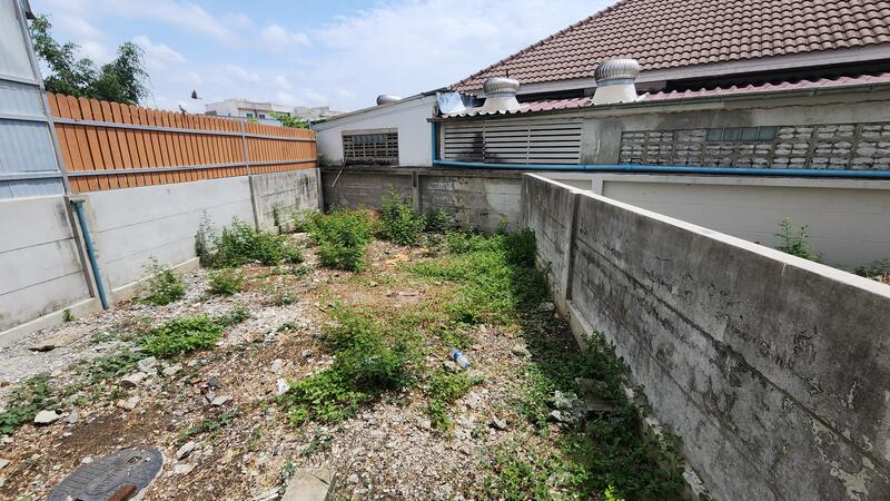 ทาวน์โฮม 3 ชั้นครึ่ง ถนนลำลูกกาคลอง3 ใกล้โรงพยาบาลสินแพทย์, Pathum Thani