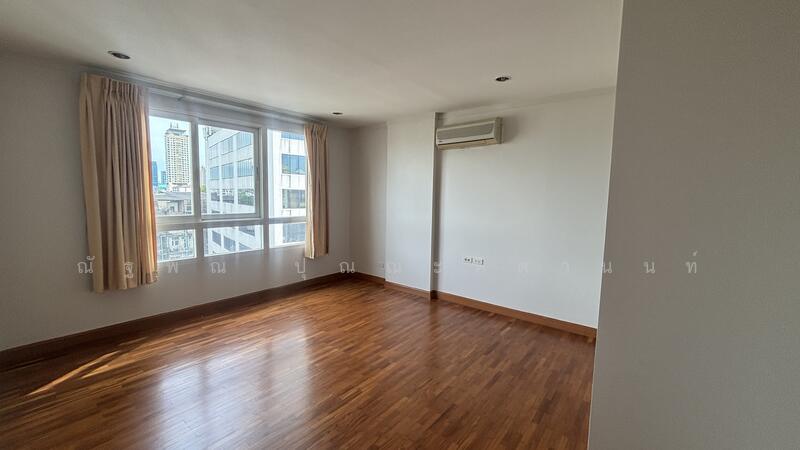 Baan Siri Sathorn Suanplu, Bangkok