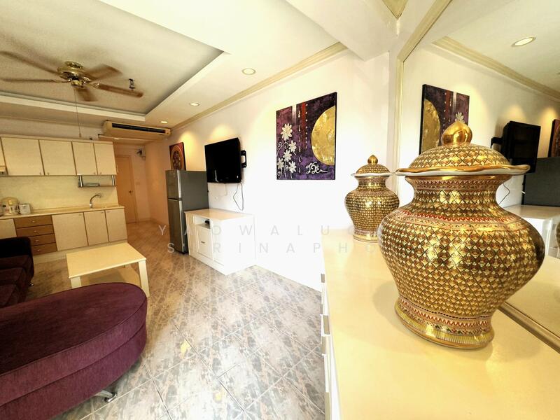 Jomtien Beach Condo, Chon Buri (Pattaya)