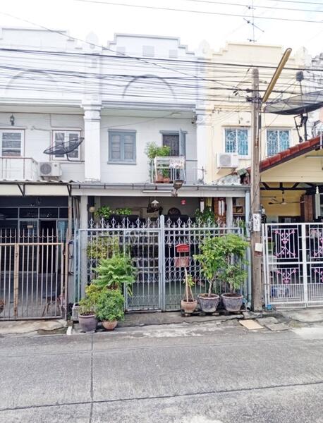 2-Bedroom Townhouse, Bangkok