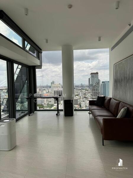Tait Sathorn 12, Bangkok