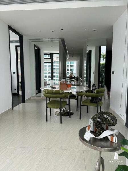 Tait Sathorn 12, Bangkok