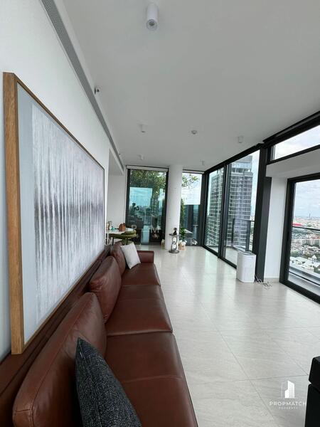 Tait Sathorn 12, Bangkok