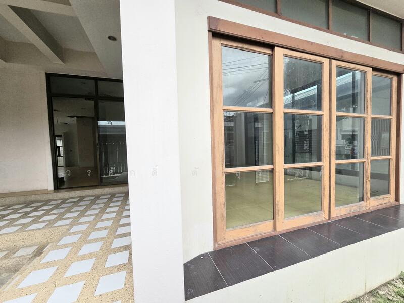 Krisdanakorn Chaengwattana Newly built single house Loft style, 3 floors, 300 sqm., 6 bed 4 bath, Nonthaburi