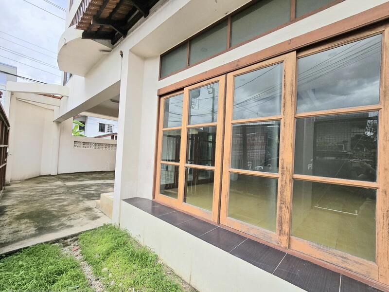 Krisdanakorn Chaengwattana Newly built single house Loft style, 3 floors, 300 sqm., 6 bed 4 bath, Nonthaburi