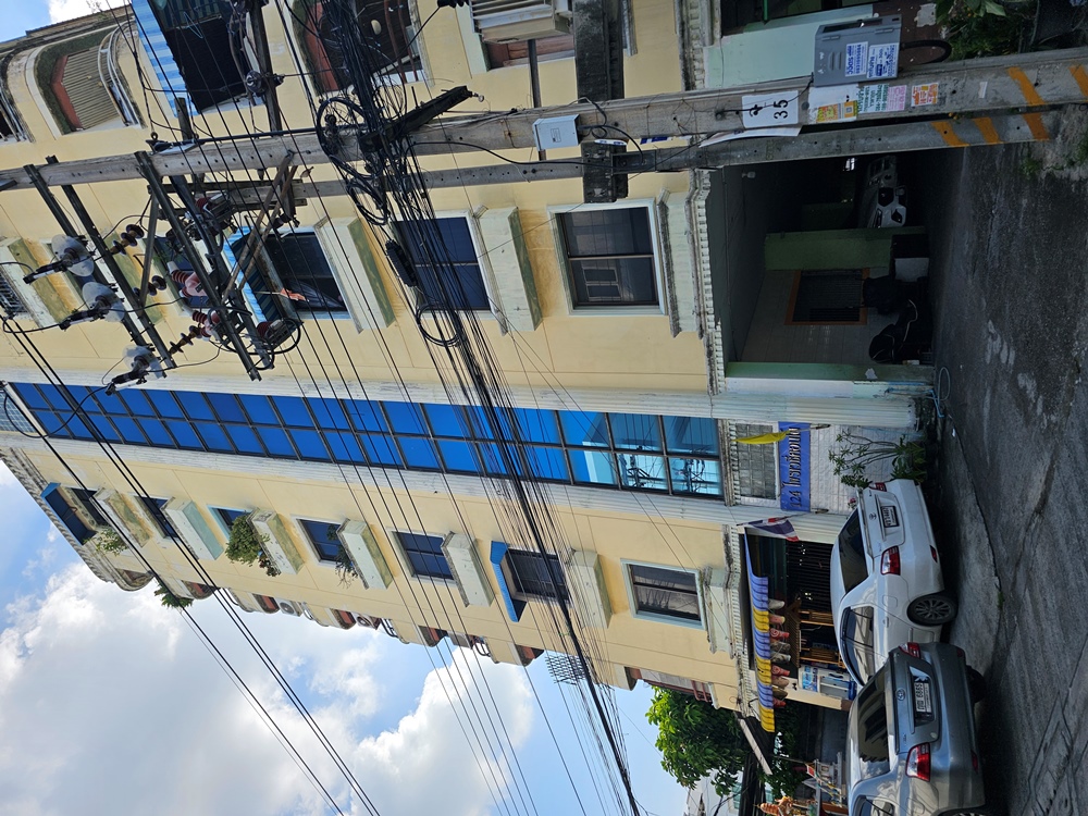 124 คอนโดมิเนียมส่วนตัว