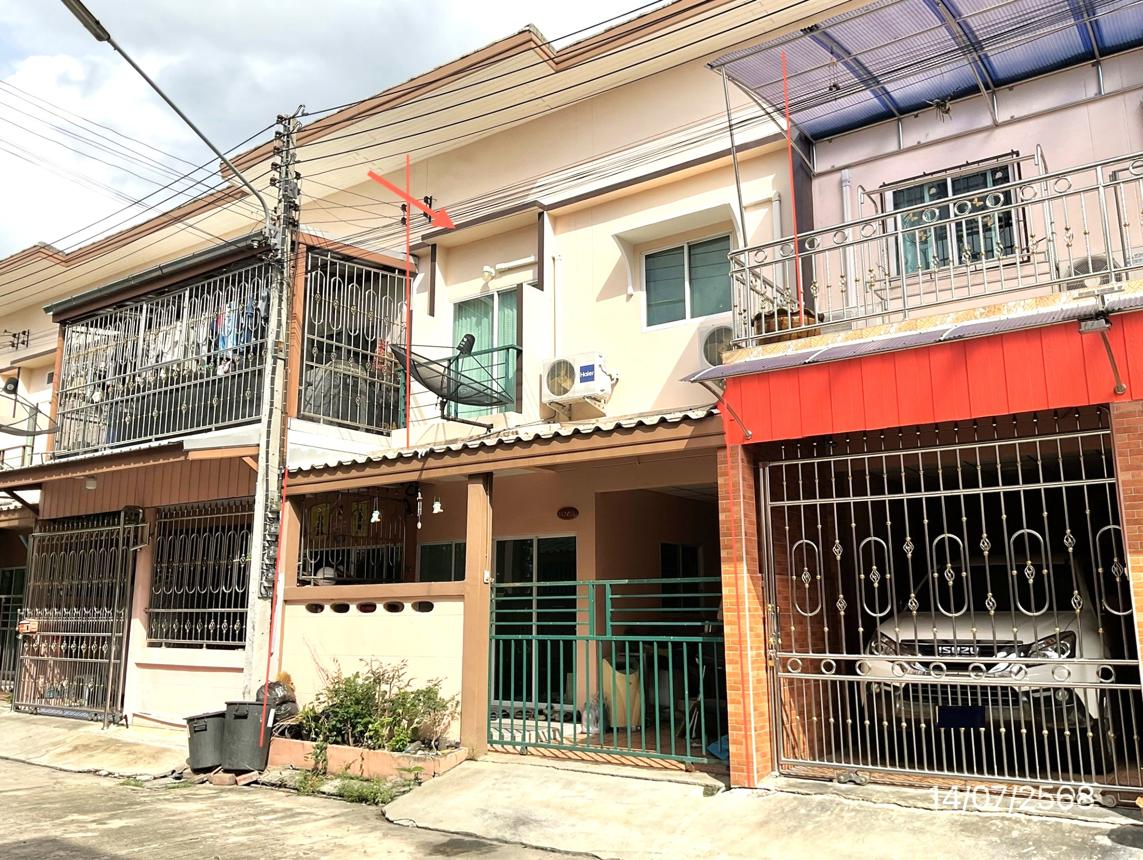 Townhouse at Phet Thawi, Sam Phran, Nakhon Pathom