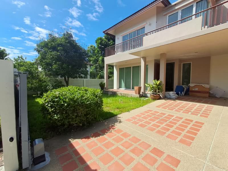 Villa Arcadia Srinakarin, Samut Prakan