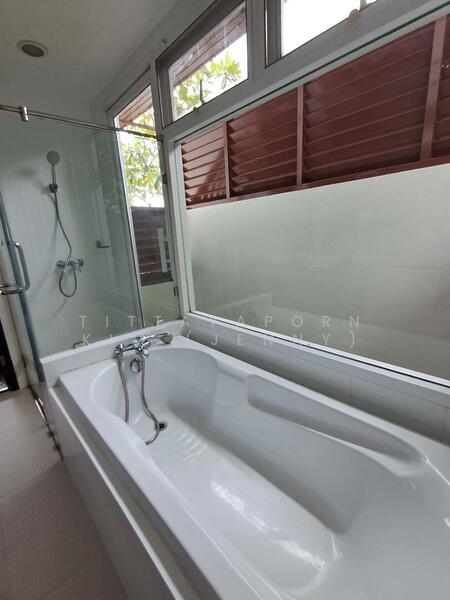 Villa Arcadia Srinakarin, Samut Prakan