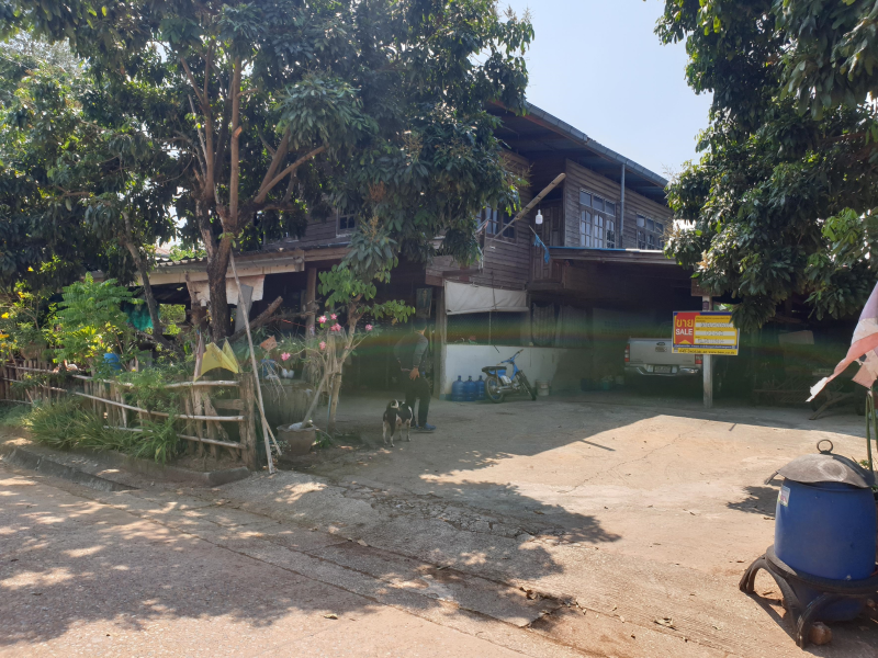 บ้านครึ่งตึกครึ่งไม้ 2 ชั้น หนองบัวลำภู