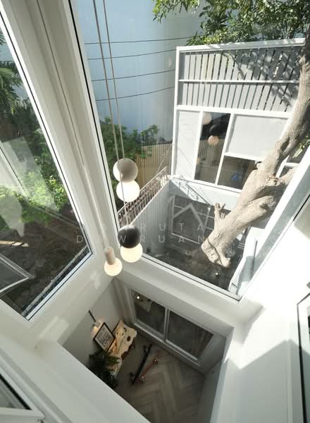 Townhome Sukhumvit 49, Bangkok