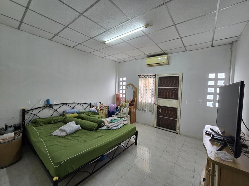 ทาวน์เฮ้าส์ 2 ชั้น หมู่บ้านสุขสันต์9 เพชรเกษม110, Bangkok