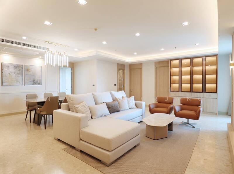 Nusasiri Grand, Bangkok