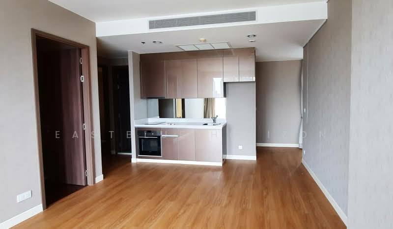 Menam Residences, Bangkok