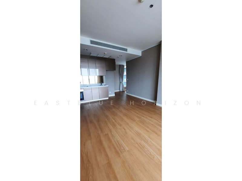 Menam Residences, Bangkok
