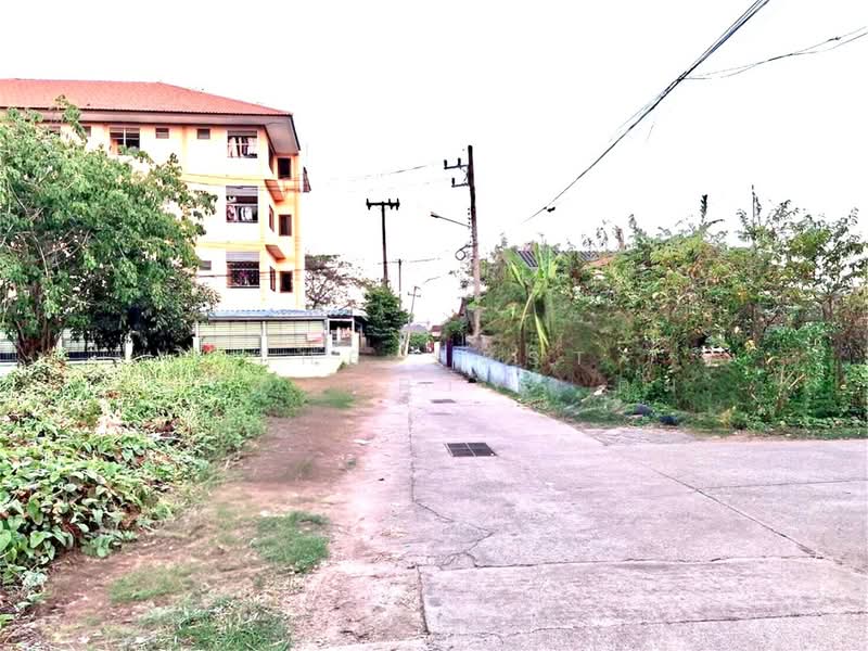 ที่ดินท่าอิฐ อุตรดิตถ์, Uttaradit