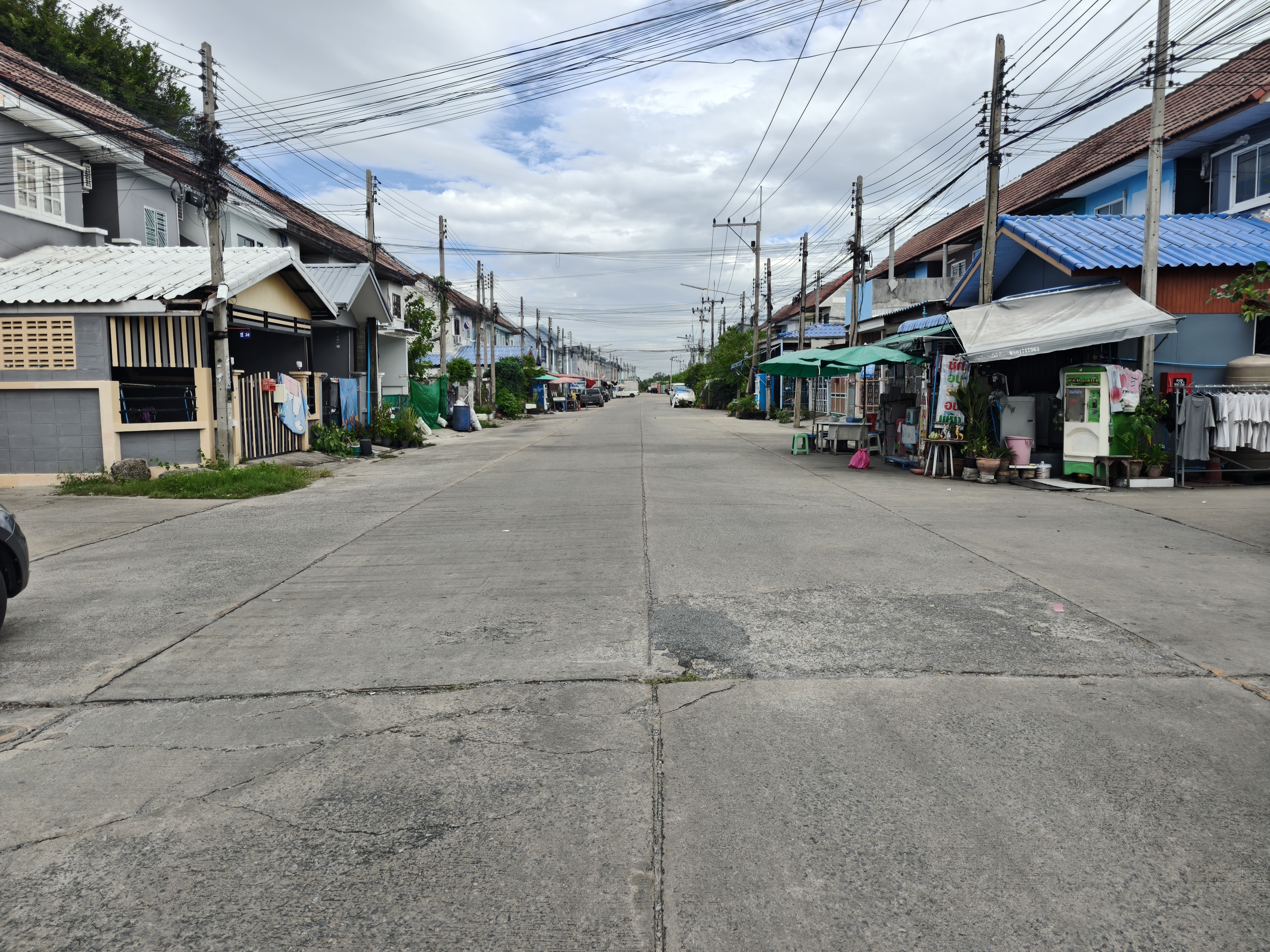 ทาวน์เฮ้าส์ 2 ชั้น โครงการฉัตรไพลิน ลาดหลุมแก้ว