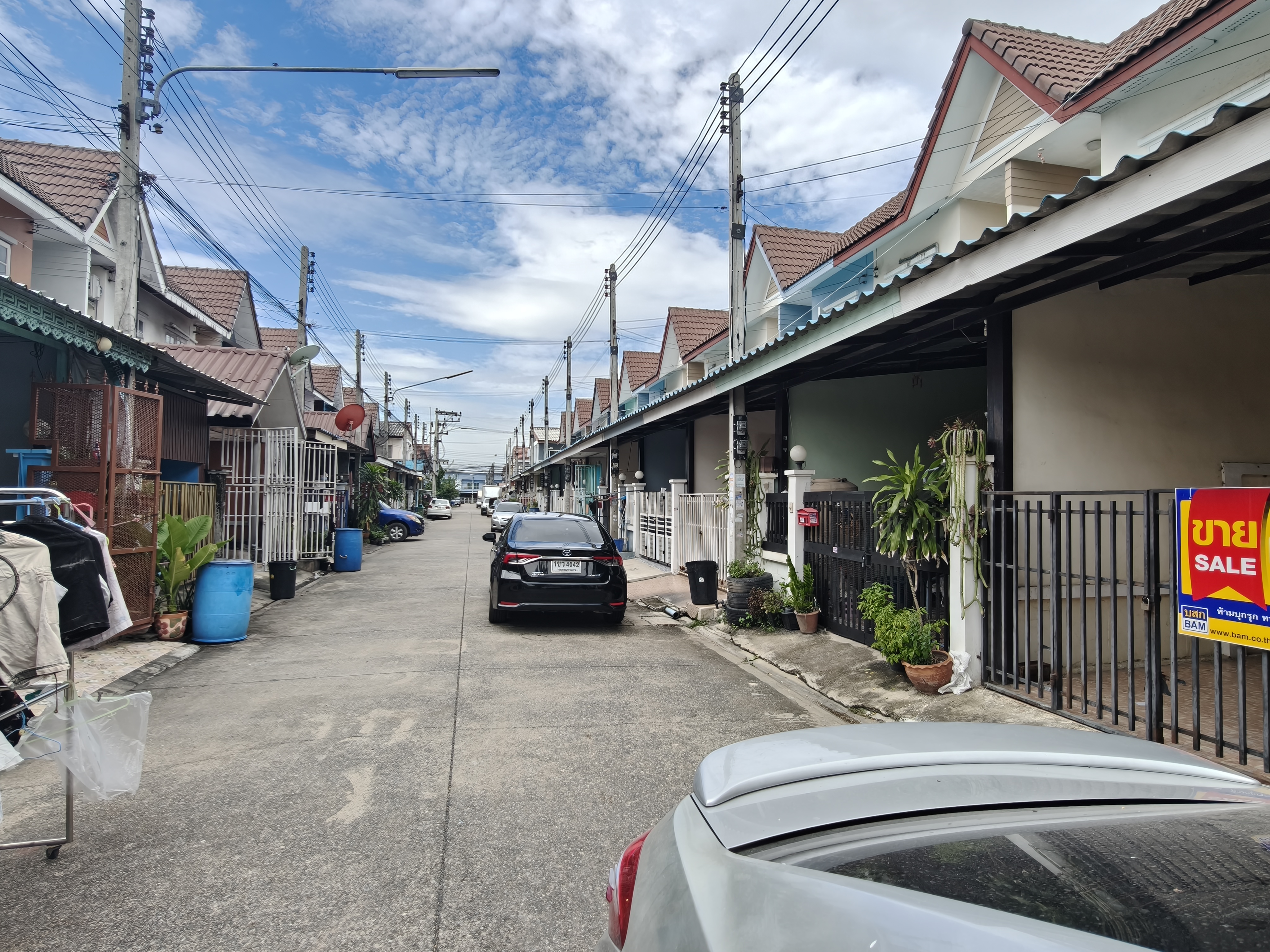 ทาวน์เฮ้าส์ 2 ชั้น โครงการฉัตรไพลิน ลาดหลุมแก้ว