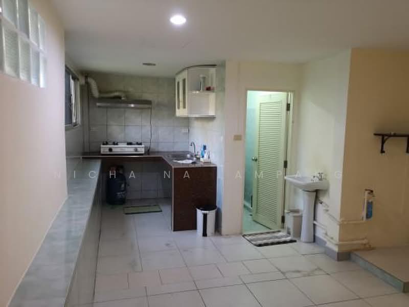 3-BR Townhouse, Bangkok