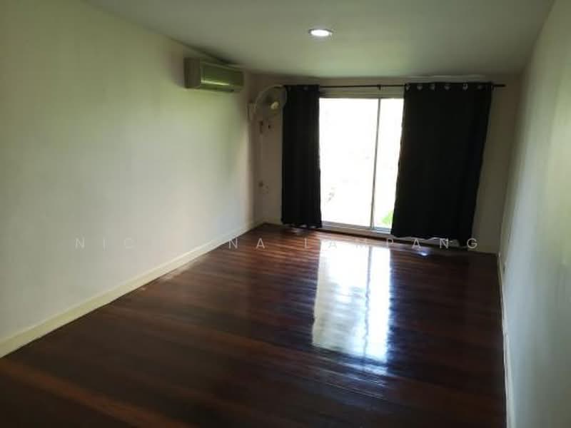 3-BR Townhouse, Bangkok