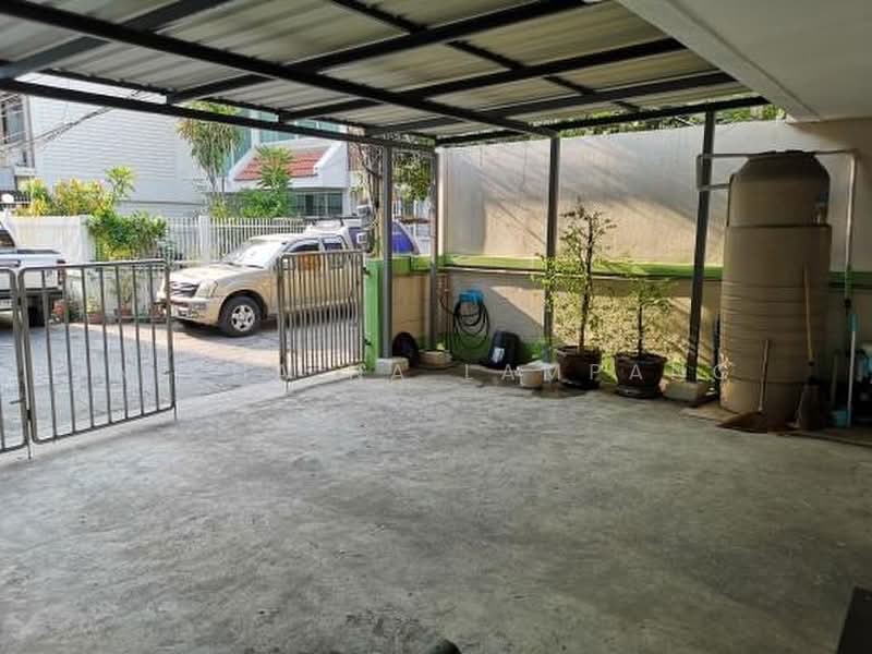 3-BR Townhouse, Bangkok