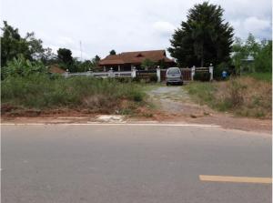 ที่ดินพร้อมบ้านเดี่ยวสำหรับขายที่อำเภอลำทับ จังหวัดกระบี่ มีเนื้อที่ 4 ไร่เศษ บ้านสูง 2 ชั้น มี 3 ห้องนอน 2 ห้องน้ำ มีพื้นที่ใช้สอย 150 ตารางเมตร