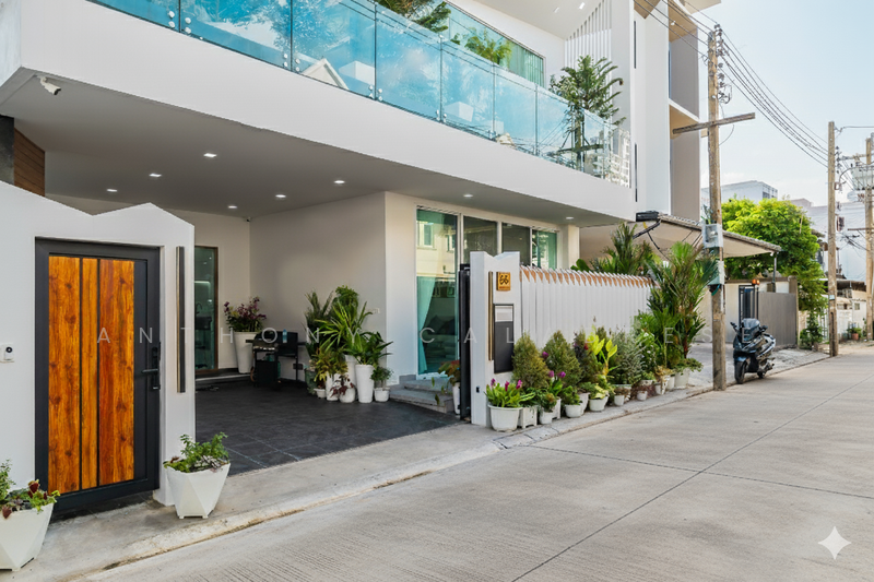 Casa Anjonietta, Bangkok