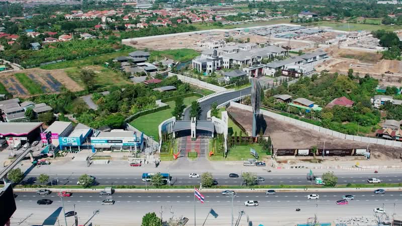 Grand Bangkok Boulevard Chaengwatthana-Ratchaphruek, Nonthaburi