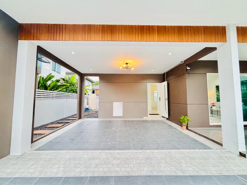 Chaiyapruek Ramintra-Phrayasurain, Bangkok