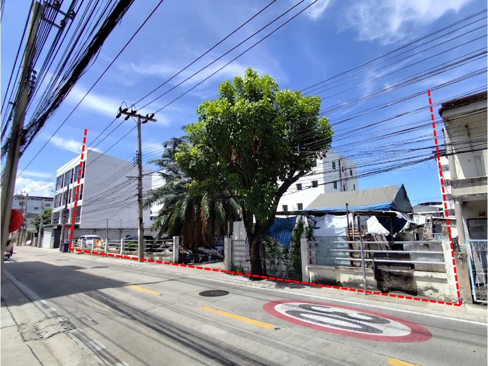 อาคารสำนักงาน 4 ชั้น พร้อมที่จอดรถ ทำเลศักยภาพ
