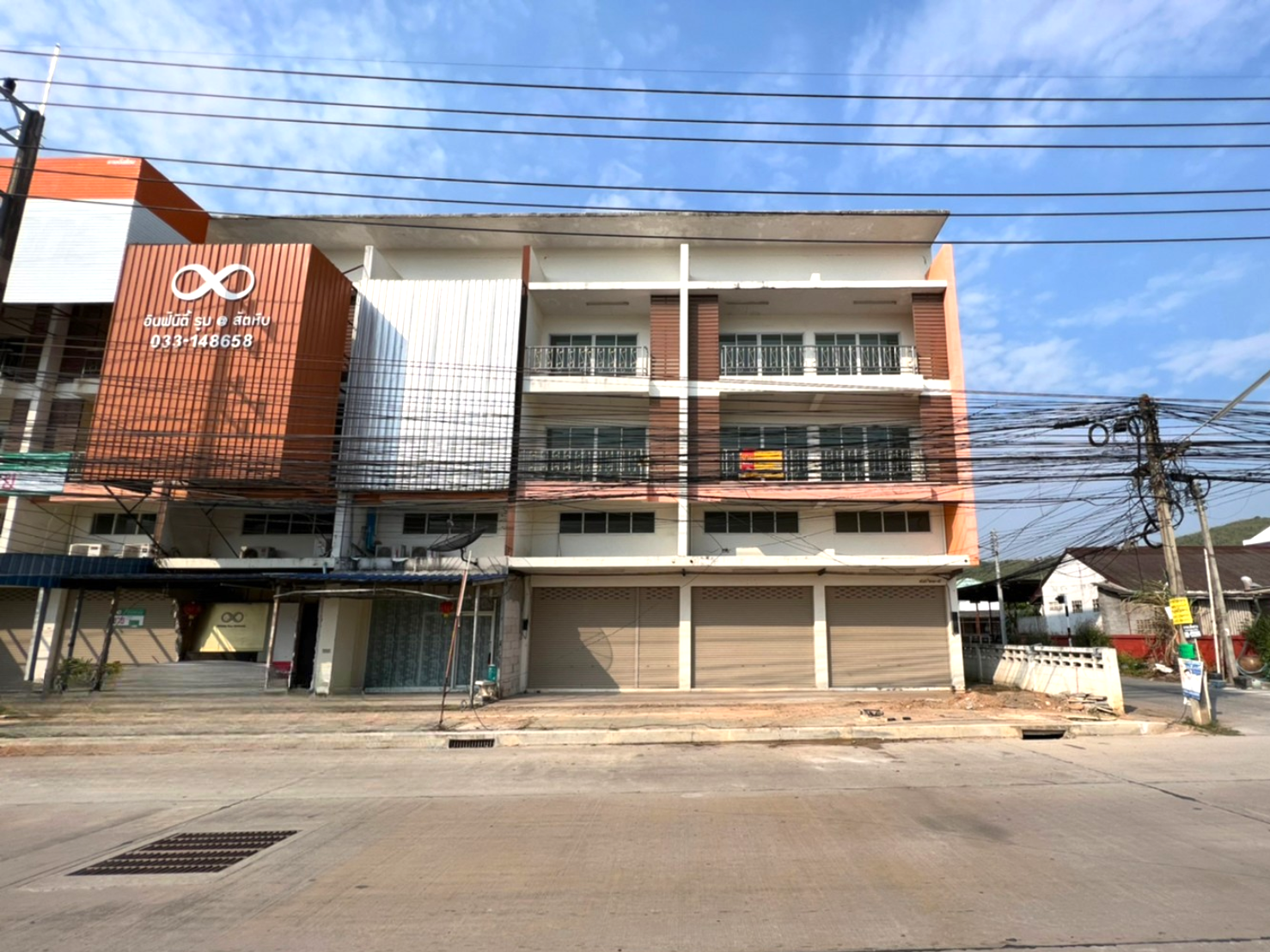 Shop House, Sattahip, Chonburi