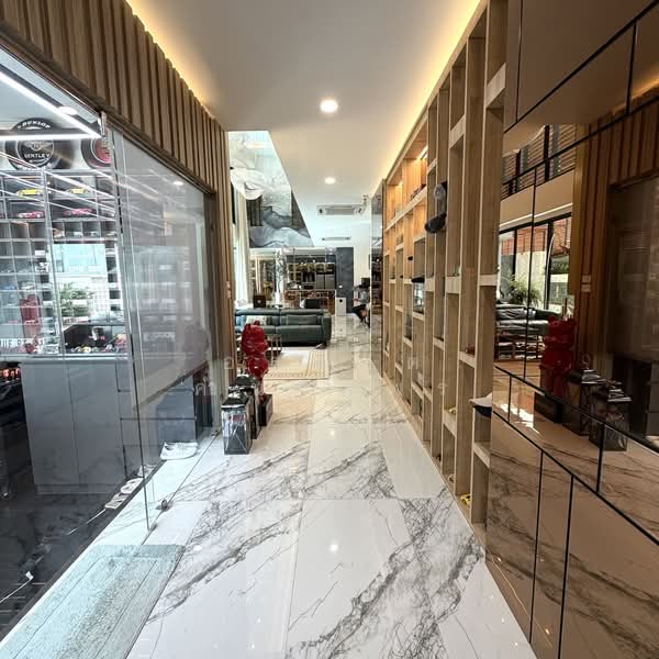 ขายบ้านเดี่ยว Luxury Modern นาคนิวาส–ลาดพร้าว | บ้านสร้างเอง 2 ชั้น 92 ตร.ว. พื้นที่ใช้สอย 500 ตร.ม., Bangkok