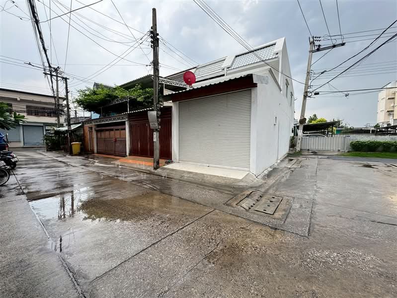 ทาวน์เฮ้าส์ 2 ชั้น 19 ตร.ว. ทาวน์เฮ้าส์ ใกล้แยกสุทธิสาร ซอยลาดพร้าว48 (ซอยวัฒนานิเวศน์5), Bangkok