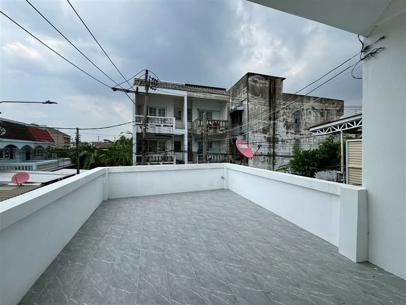 ทาวน์เฮ้าส์ 2 ชั้น 19 ตร.ว. ทาวน์เฮ้าส์ ใกล้แยกสุทธิสาร ซอยลาดพร้าว48 (ซอยวัฒนานิเวศน์5), Bangkok