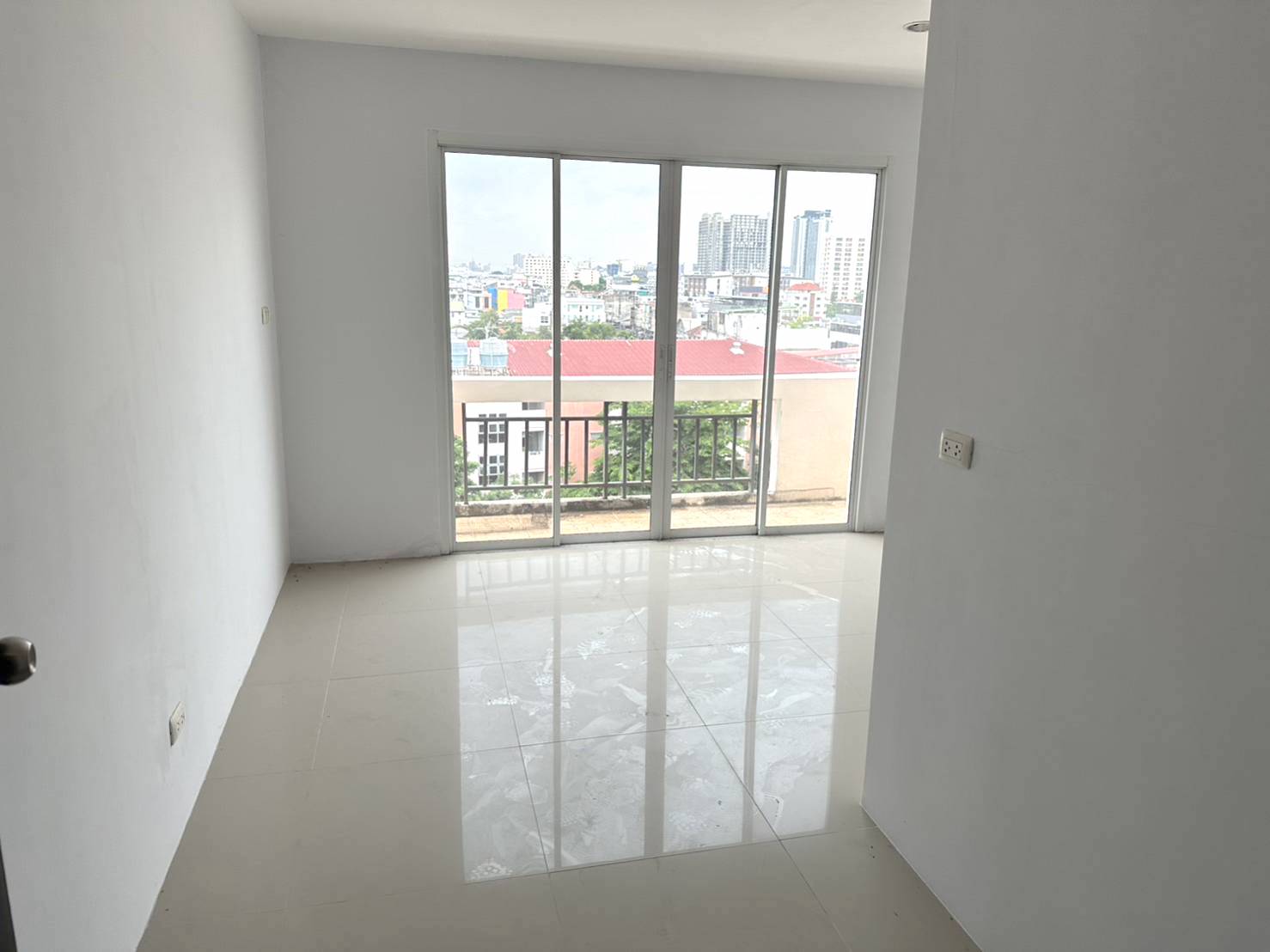 คอนโดมิเนียม โครงการเดอะ บรีส นนทบุรี (The Breeze Nonthaburi)