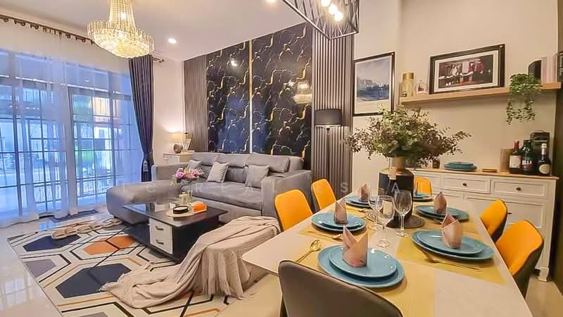 3 Storey Townhouse for Sale South Pattaya City Center, Chon Buri (Pattaya)