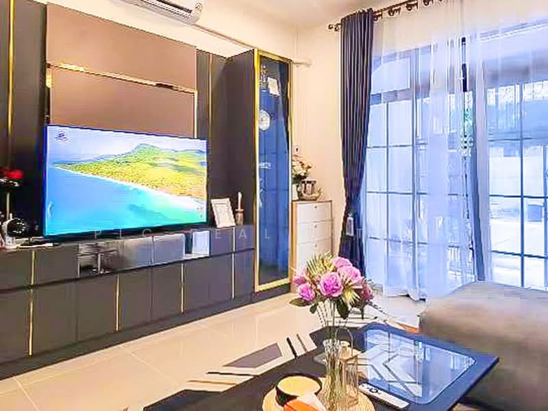 3 Storey Townhouse for Sale South Pattaya City Center, Chon Buri (Pattaya)
