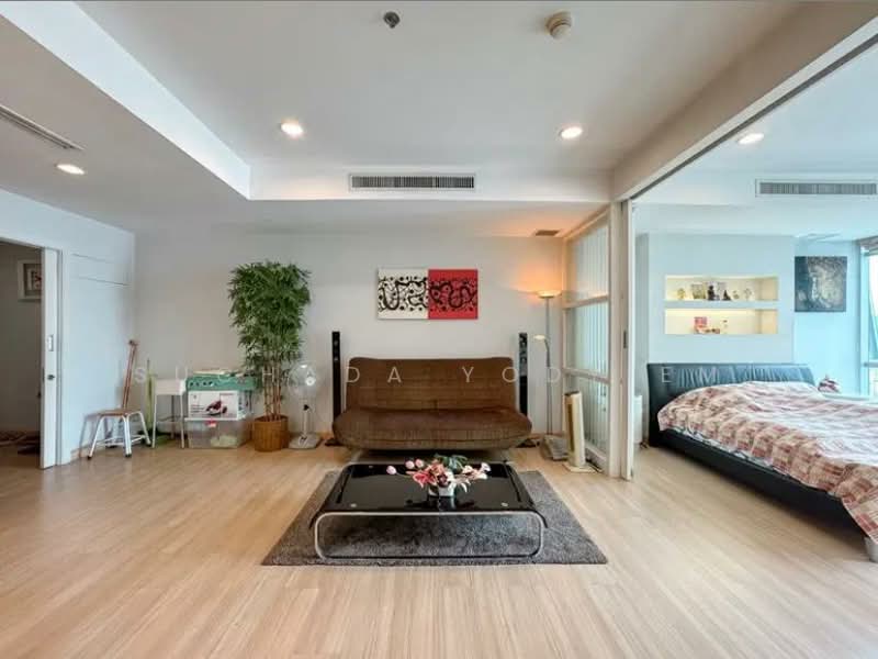 Baan Sathorn Chao Phraya, Bangkok
