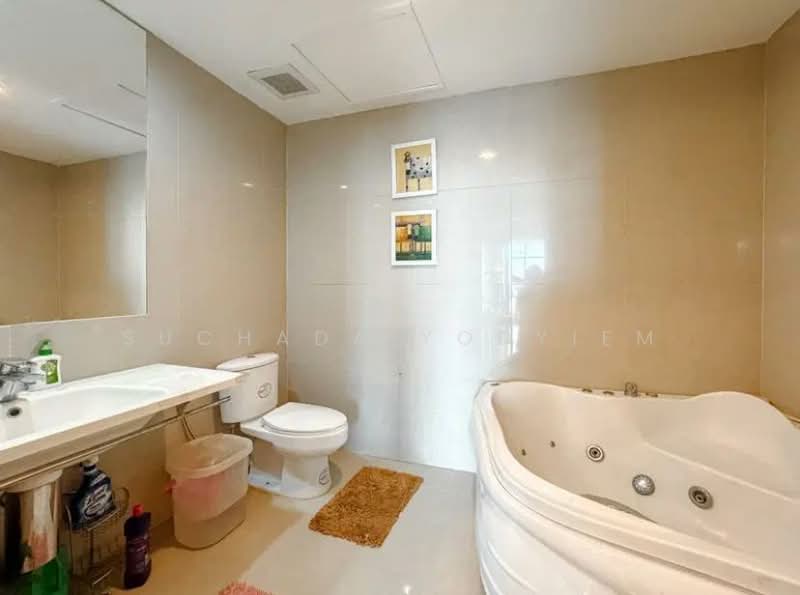 Baan Sathorn Chao Phraya, Bangkok