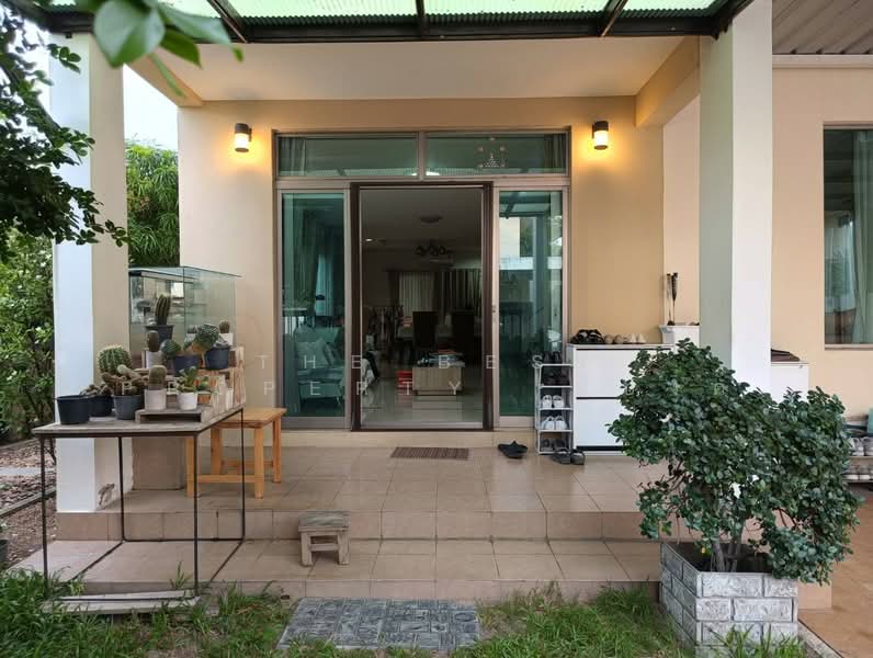 แมกโนลีย์ ศรีราชา (Magnolie Sriracha), Chon Buri (Pattaya)