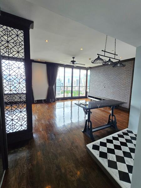 AGUSTON Sukhumvit 22, Bangkok