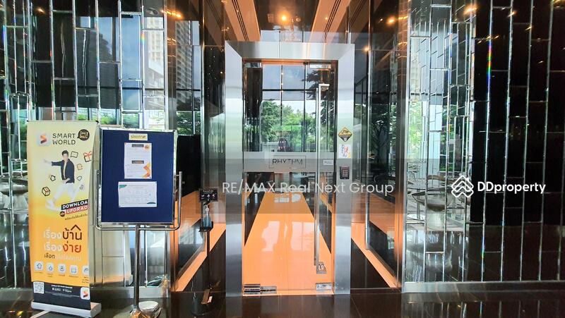 Rhythm Sathorn-Narathiwas, Bangkok