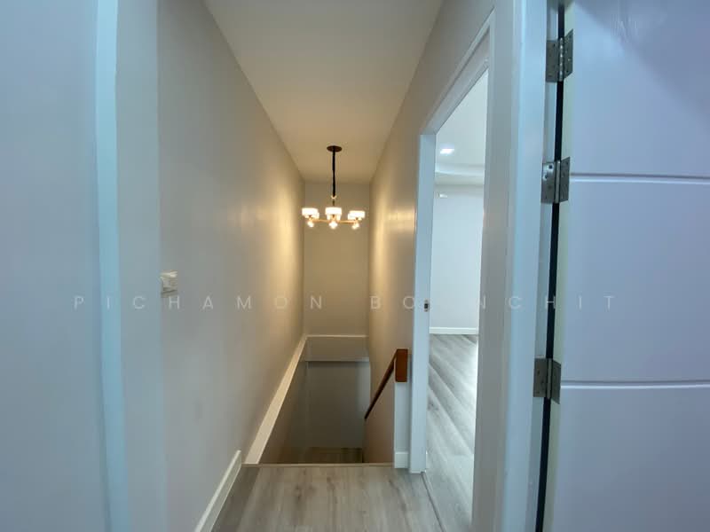 3-BR Townhouse, Bangkok
