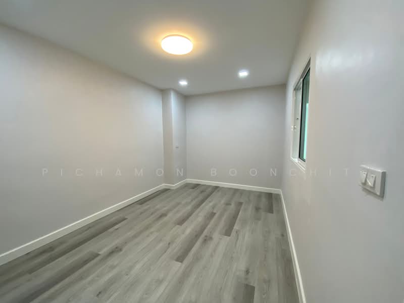 3-BR Townhouse, Bangkok